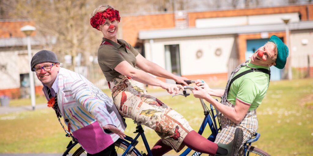 BelevenisTafel miMakkus